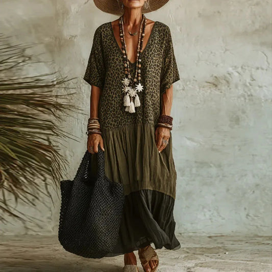 Vestido Livana™ con Escote V, Cuerpo Animal Print y Falda en Capas