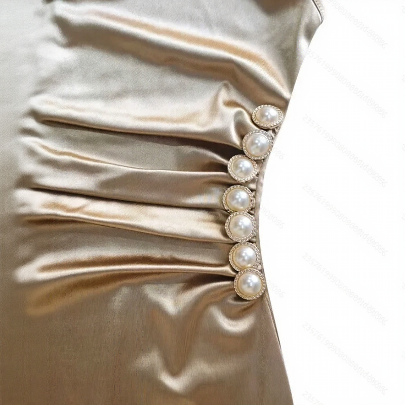 Vestido Vionessa™ con Acabado Satinado, Escote Drapeado y Perlas Laterales