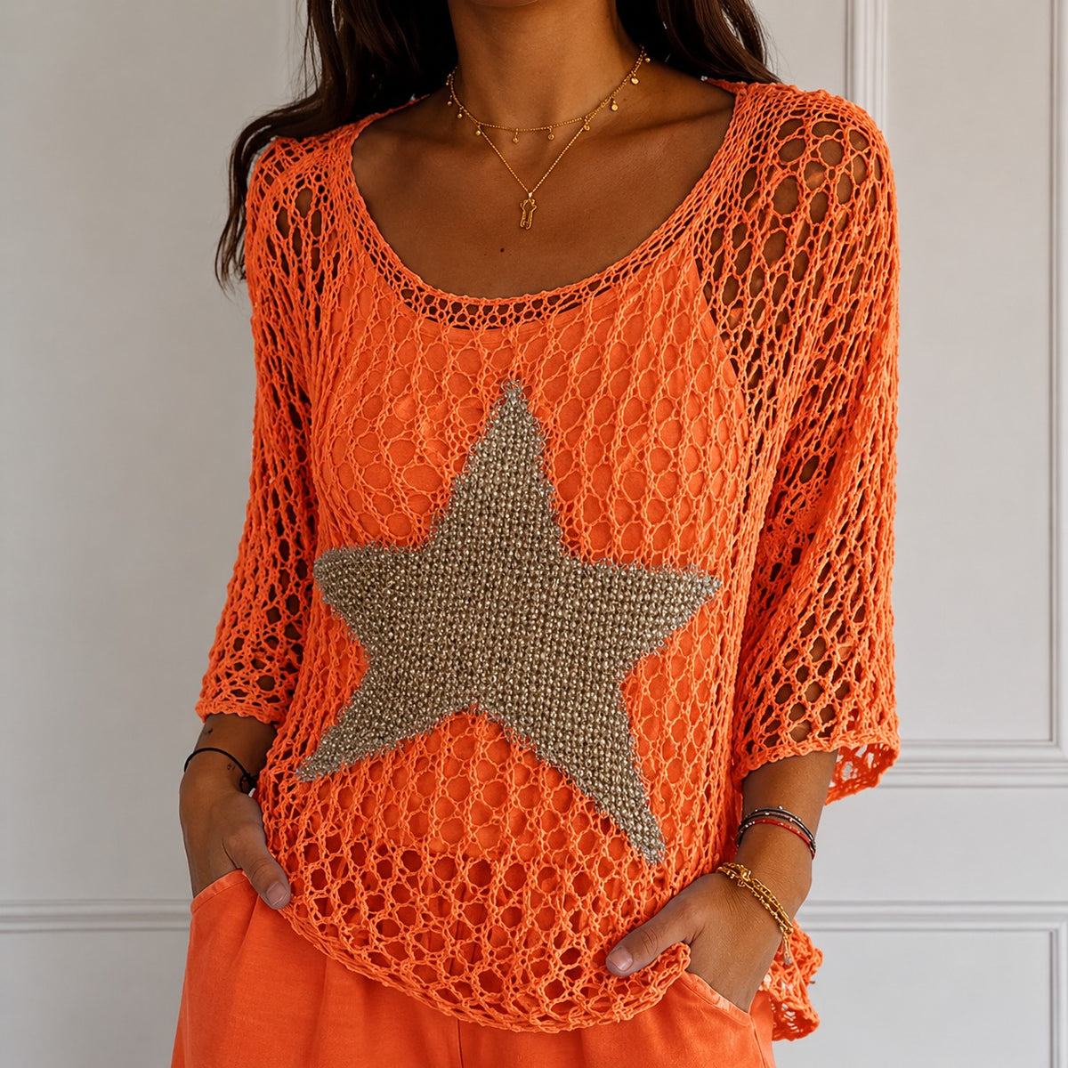 Blusa Celeste™ en Tejido de Punto Calado con Estrella Central y Corte Amplio