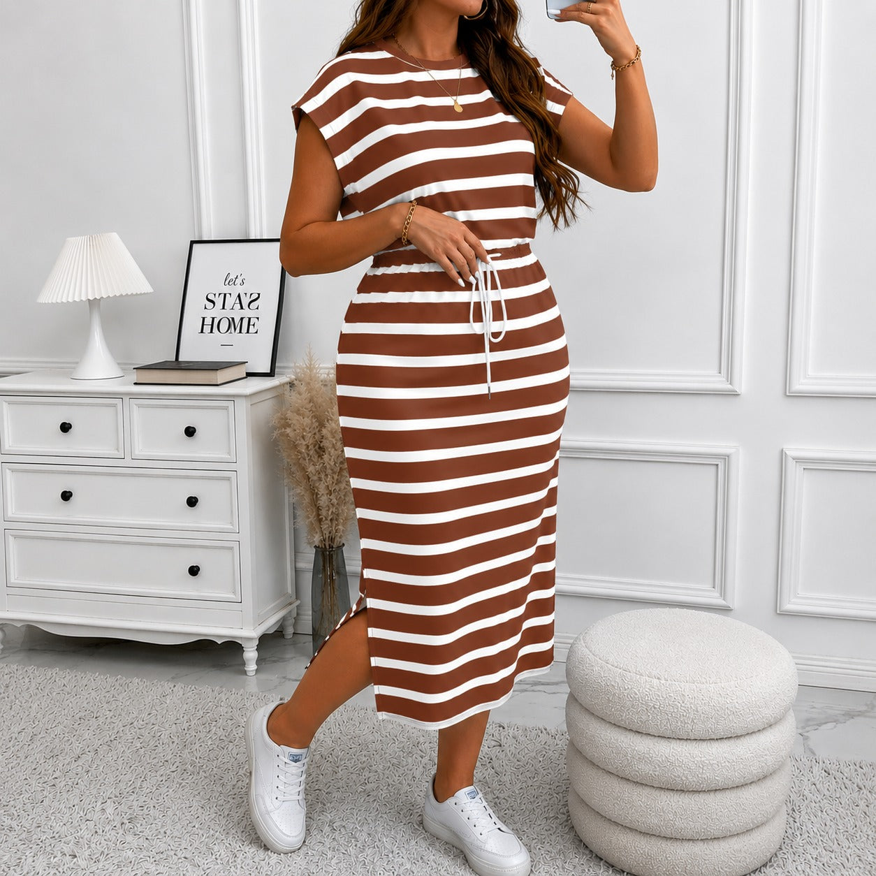 Vestido Almira™ con Estampado de Rayas y Abertura Lateral Discreta