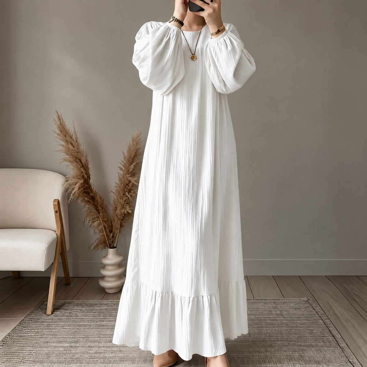 Vestido Ariella™ con Mangas Voluminosas, Corte Amplio y Bajo con Volante