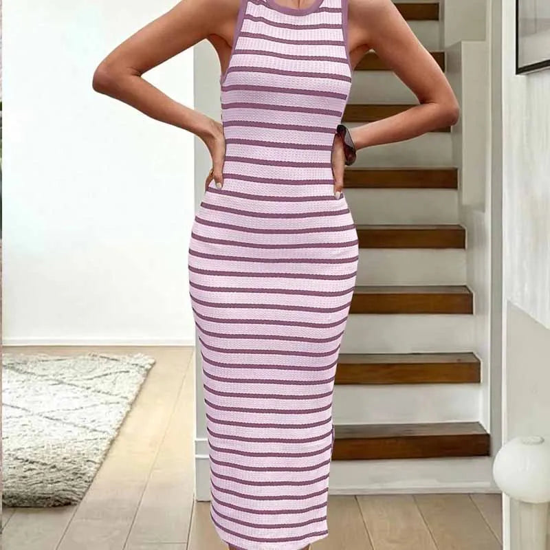 Vestido Sorella™ con Rayas Atemporales y Abertura Lateral