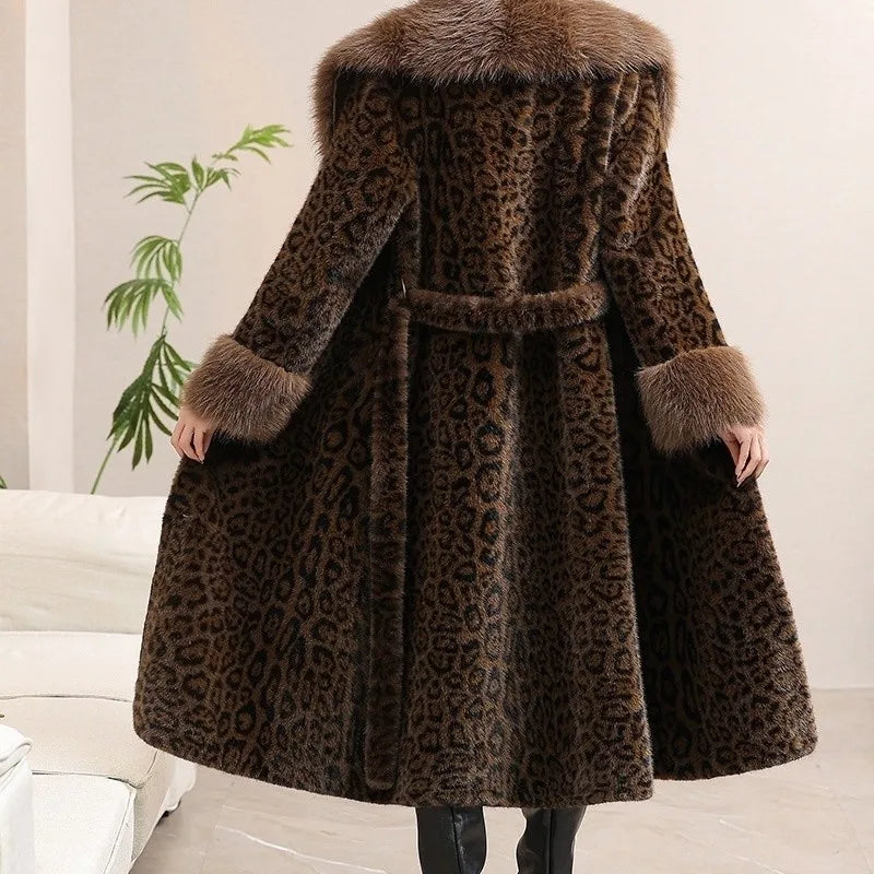 Abrigo Bellarose™ Con Estampado Animal Print y Cuello Afelpado