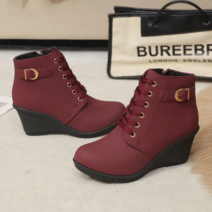 Botines Vittara™ con Tacón de Cuña y Cierre Lateral