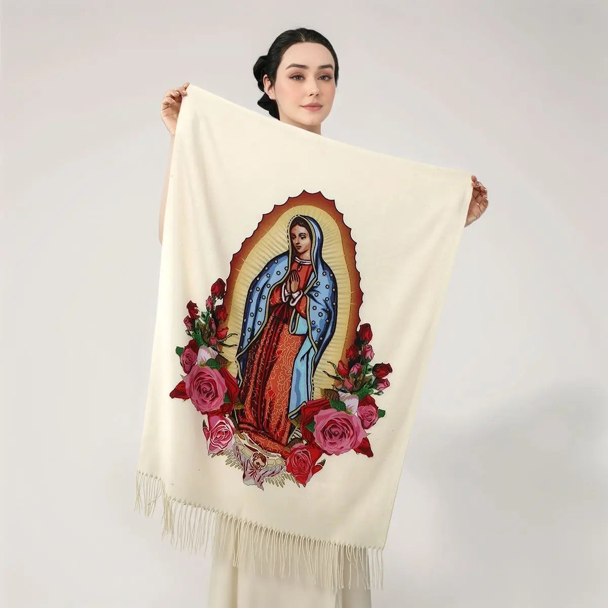 Bufanda Guadalupe™ de Cachemira con Acabado Artesanal y Flecos Delicados