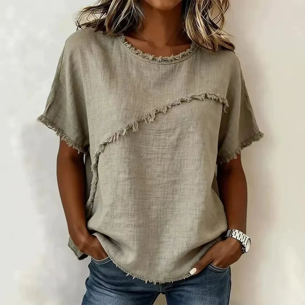 Blusa Verena™ con Corte Asimétrico y Acabado Deshilachado