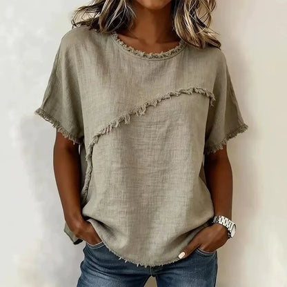 Blusa Verena™ con Corte Asimétrico y Acabado Deshilachado