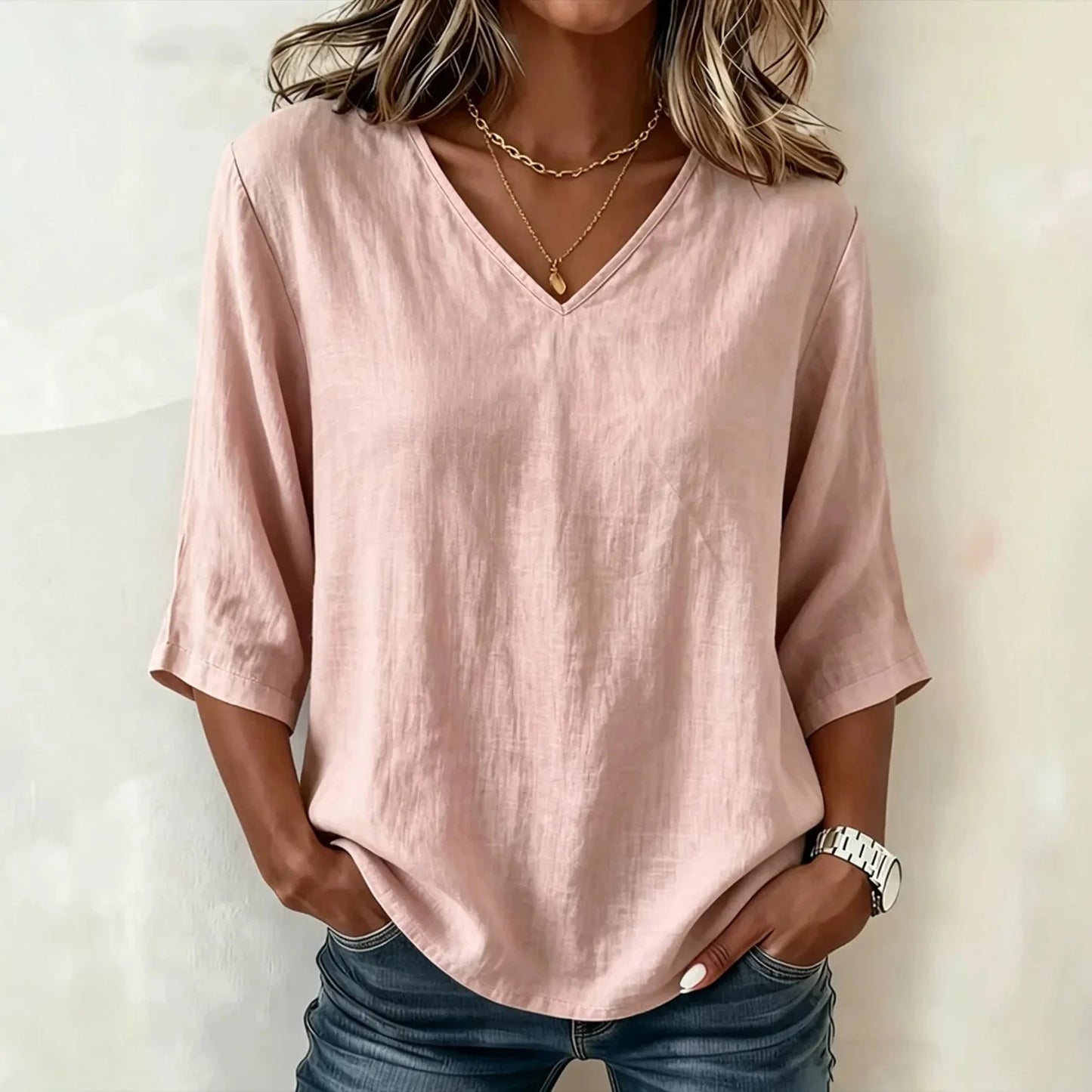 Blusa Renata™ de Lino y Algodón con Diseño Minimalista, Escote V y Manga Tres Cuartos