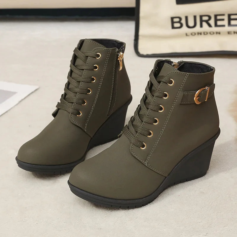 Botines Vittara™ con Tacón de Cuña y Cierre Lateral