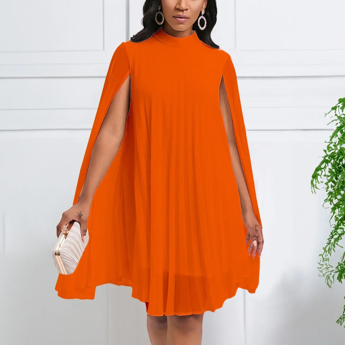 Vestido Lumera™ con Cuello Alto, Mangas Largas Tipo Capa y Caída Fluida