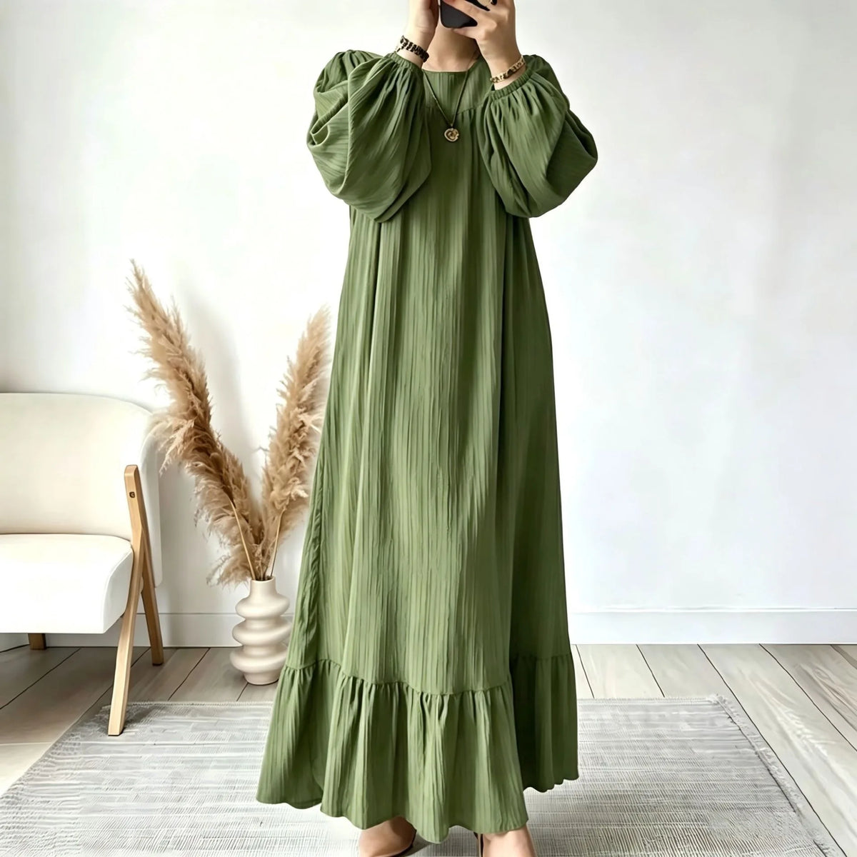 Vestido Ariella™ con Mangas Voluminosas, Corte Amplio y Bajo con Volante