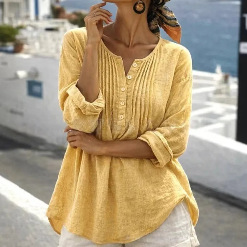 Blusa Nerea™ con Plisado Frontal, Botones en el Escote y Corte Amplio