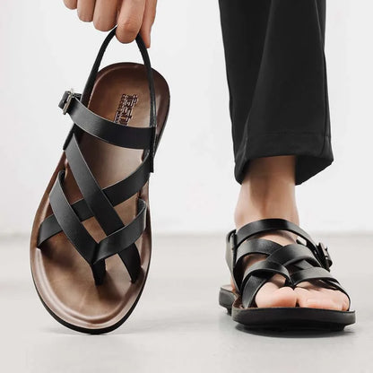 Sandalia Valdoro™ con Tiras Cruzadas, Hebilla Lateral y Suela Plana.