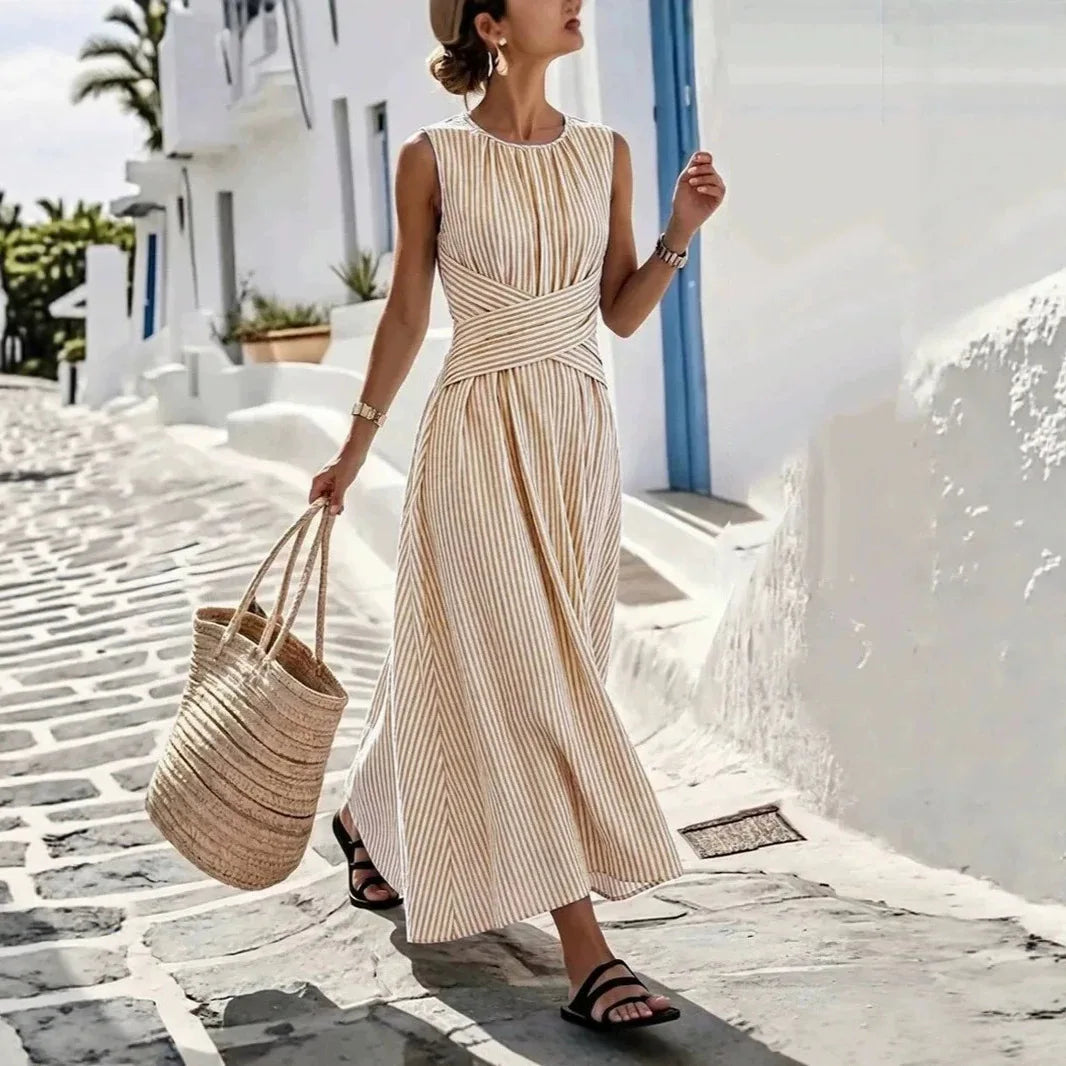 Vestido Alessine™ con Rayas Verticales y Cintura Cruzada