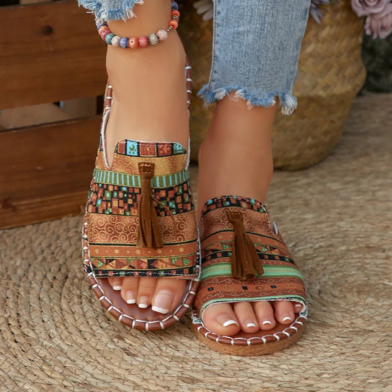 Sandalia Marivelle™ Con Estampado Étnico y Flecos Decorativos