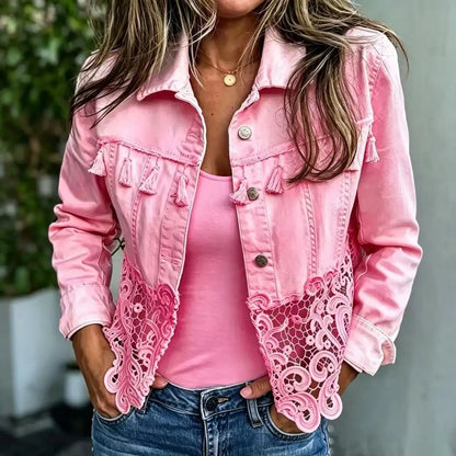 Chaqueta de Mezclilla Caprielle™ con Encaje Calado en el Bajo y Detalles de Borlas en el Busto