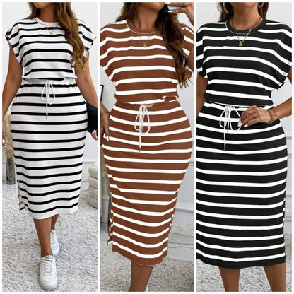 Vestido Almira™ con Estampado de Rayas y Abertura Lateral Discreta