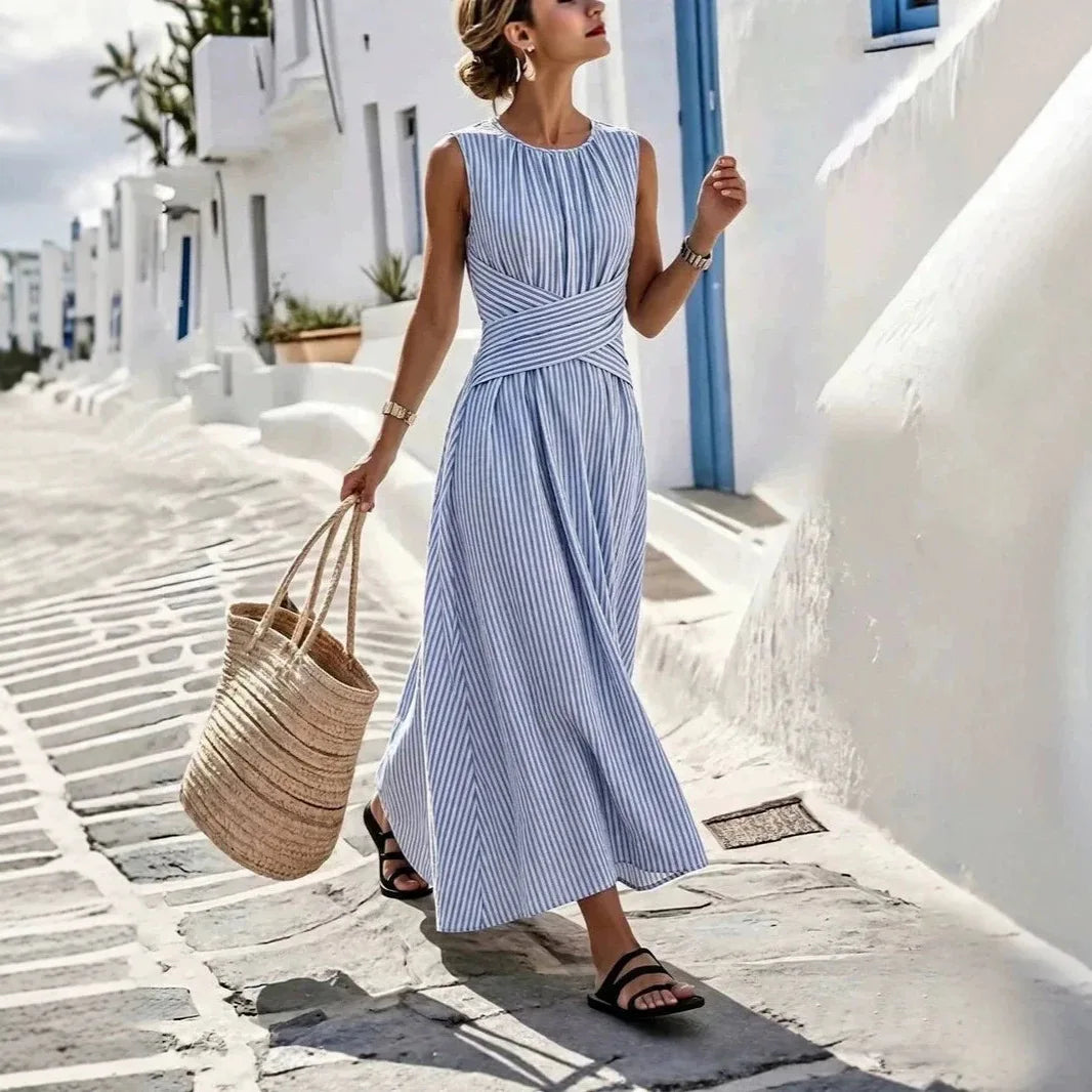 Vestido Alessine™ con Rayas Verticales y Cintura Cruzada