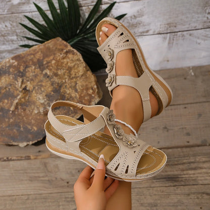 Sandalias Rosélia™ con Flores Aplicadas y Detalles Calados