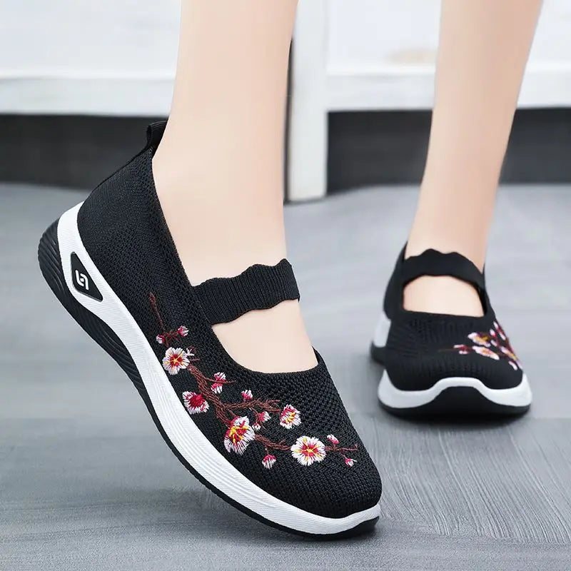 Tenis Mary Jane Rosalie™ con Tejido Transpirable y Bordados Florales
