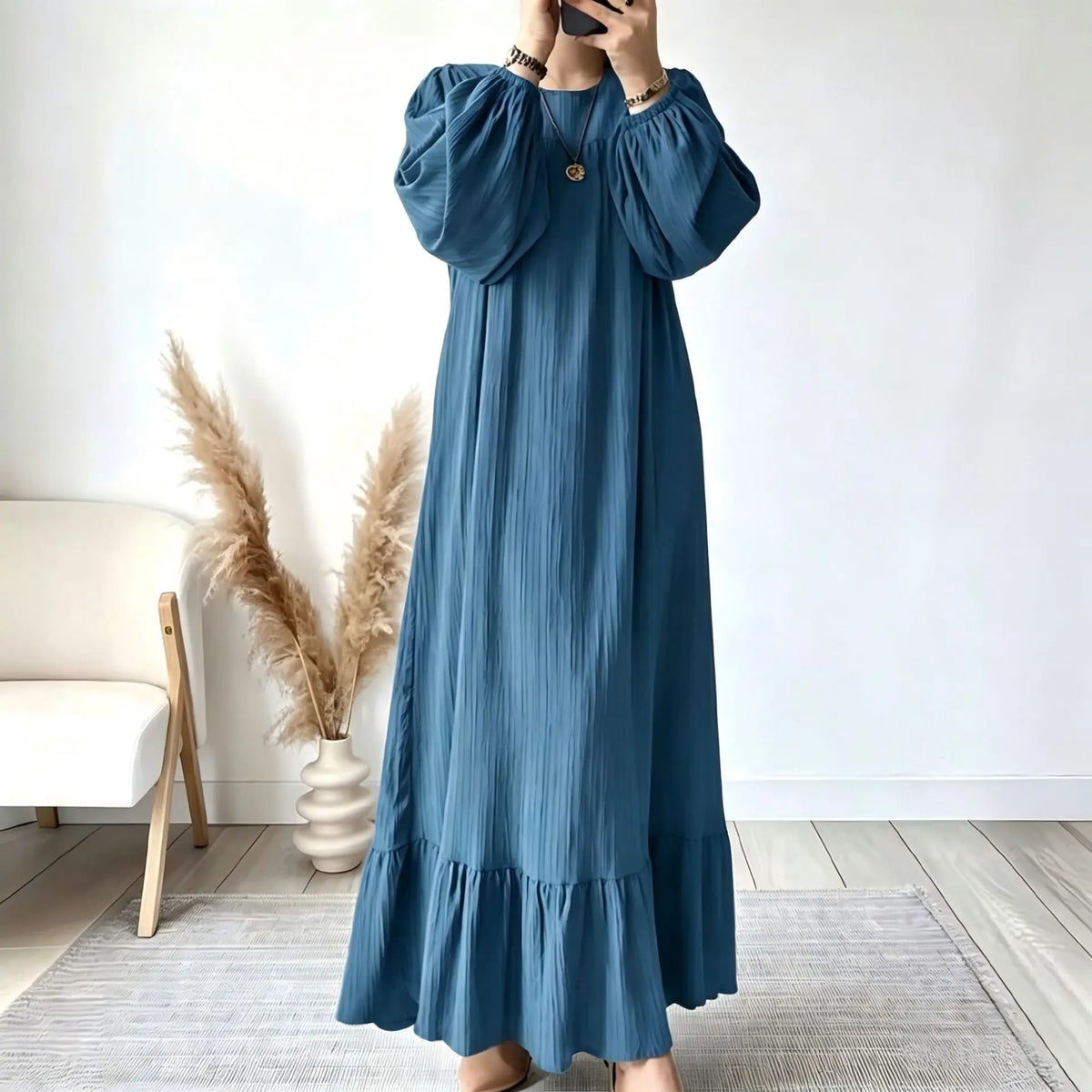 Vestido Ariella™ con Mangas Voluminosas, Corte Amplio y Bajo con Volante