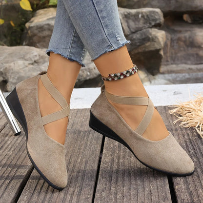 Zapatos Alouette™ Con Acabado Aterciopelado y Tiras Cruzadas