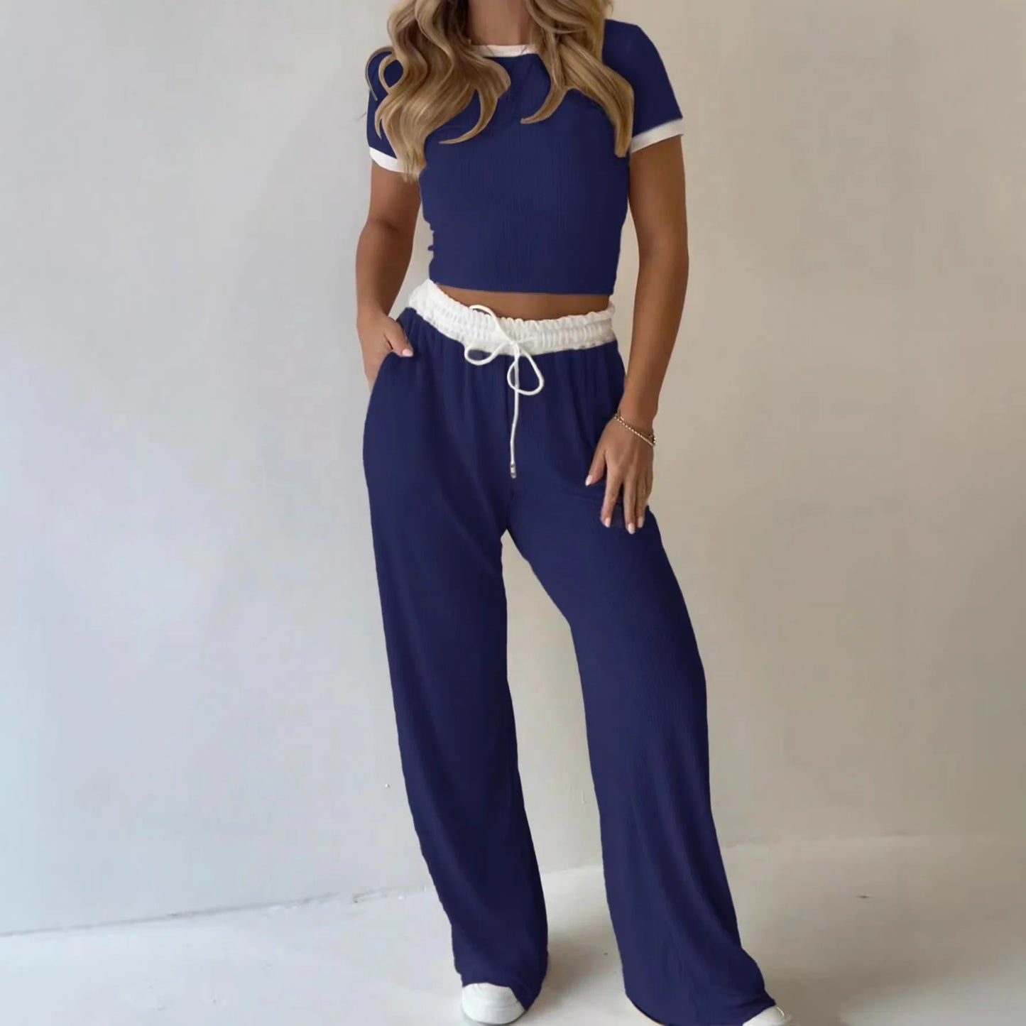 Conjunto Liz™ en Punto Canalé Premium y Top Cropped Ajustado