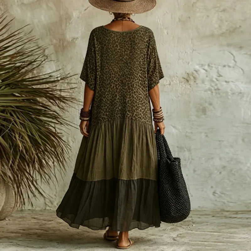 Vestido Livana™ con Escote V, Cuerpo Animal Print y Falda en Capas