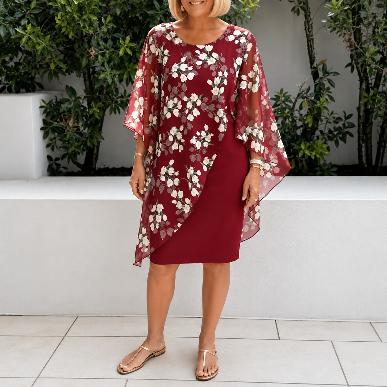 Vestido Felleria™ con Capa Floral y Silueta Elegante