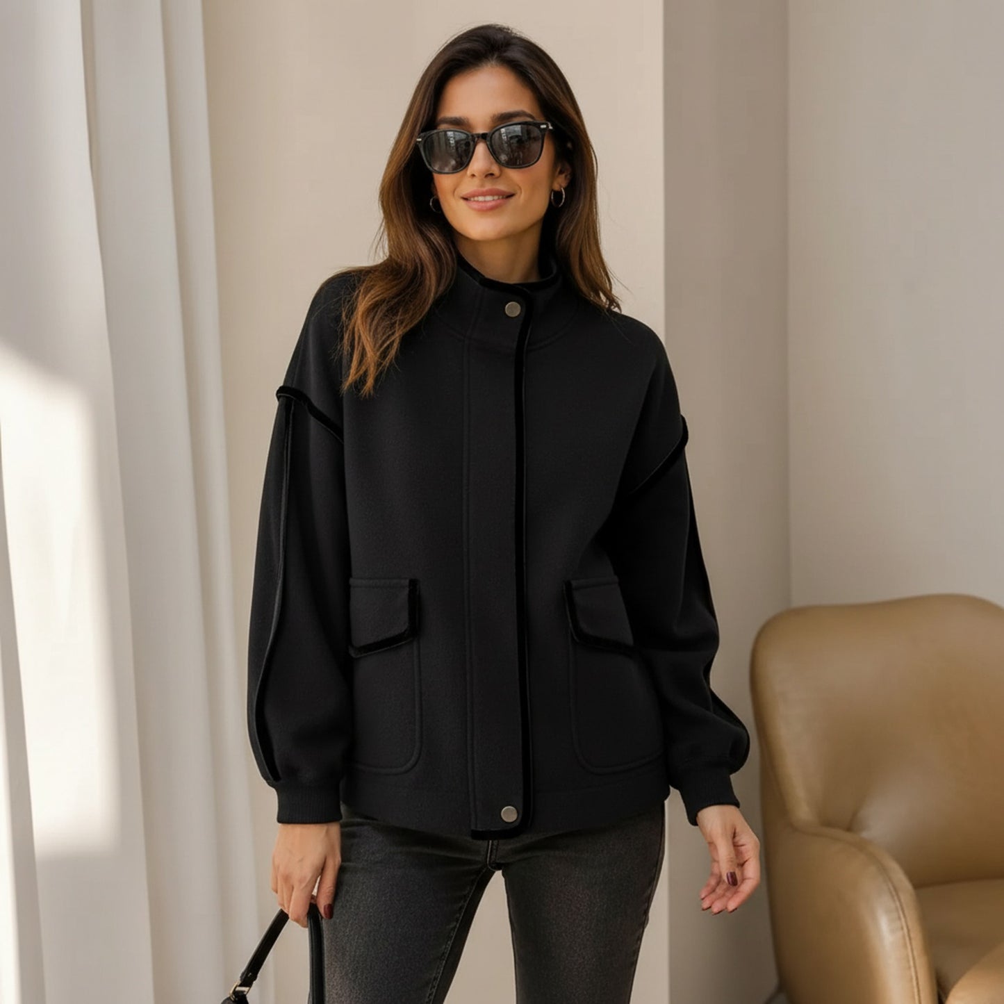 Abrigo Vivienne™ en Punto Estructurado con Contornos Elegantes