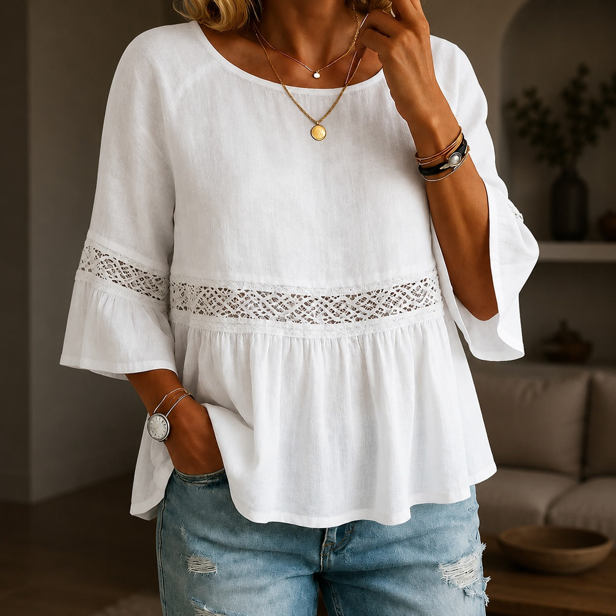 Blusa Aitana™ con Encaje Delicado y Mangas Acampanadas