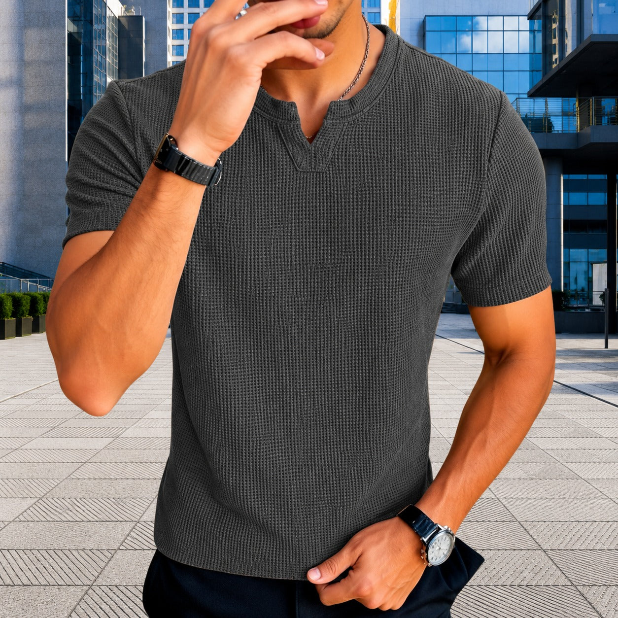 Camiseta Mateo™ de Punto Texturizado con Cuello de Pico Escotado