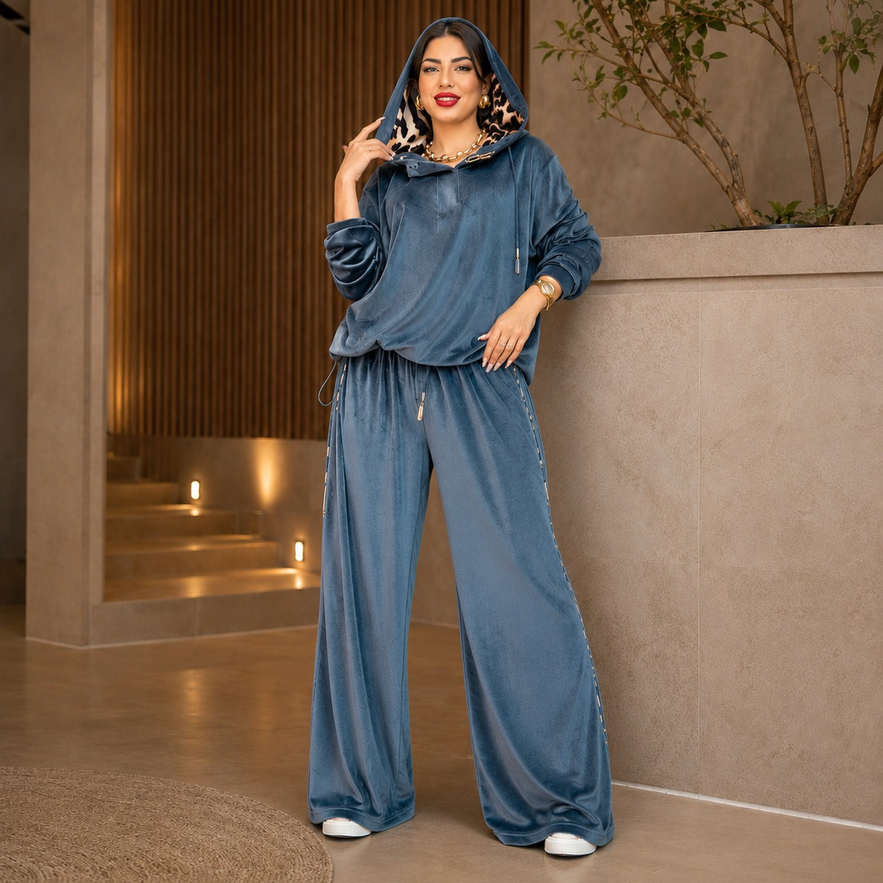 Conjunto Brielle™ de Terciopelo Premium con Capucha Animal Print y Pantalón Palazzo
