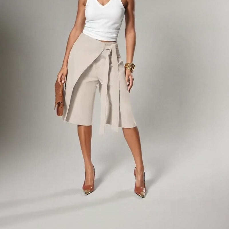 Bermuda Savina™ Con Sobrefalda Cruzada Y Lazada Lateral