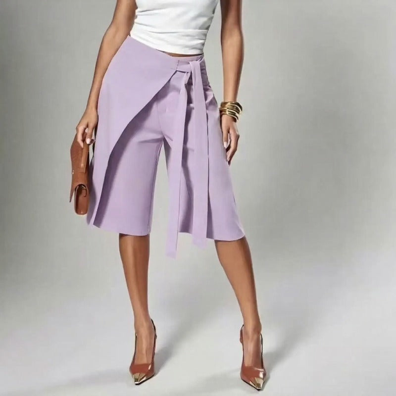 Bermuda Savina™ Con Sobrefalda Cruzada Y Lazada Lateral