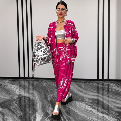 Conjunto Alba™ con Chaqueta Bomber y Estampado Abstracto