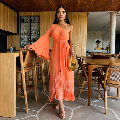Vestido Lumera™ con Escote de Un Hombro, Caída Fluida y Bajo con Volantes