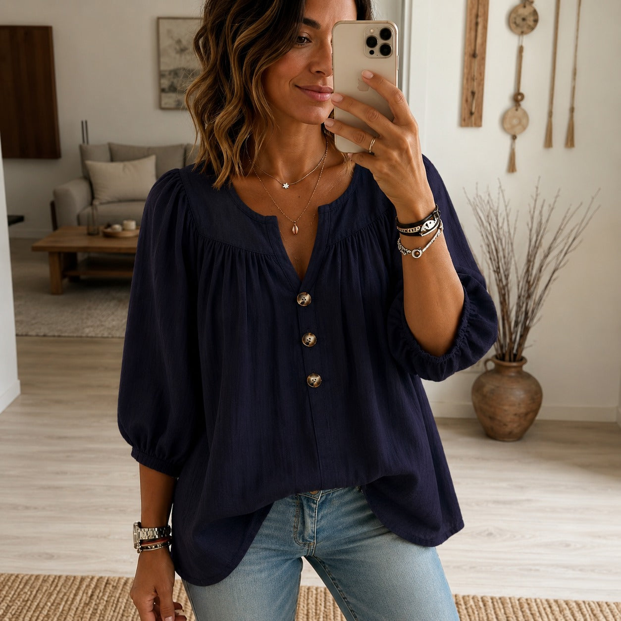 Blusa Maristela™ con Mangas 3/4 Abullonadas y Botones Frontales