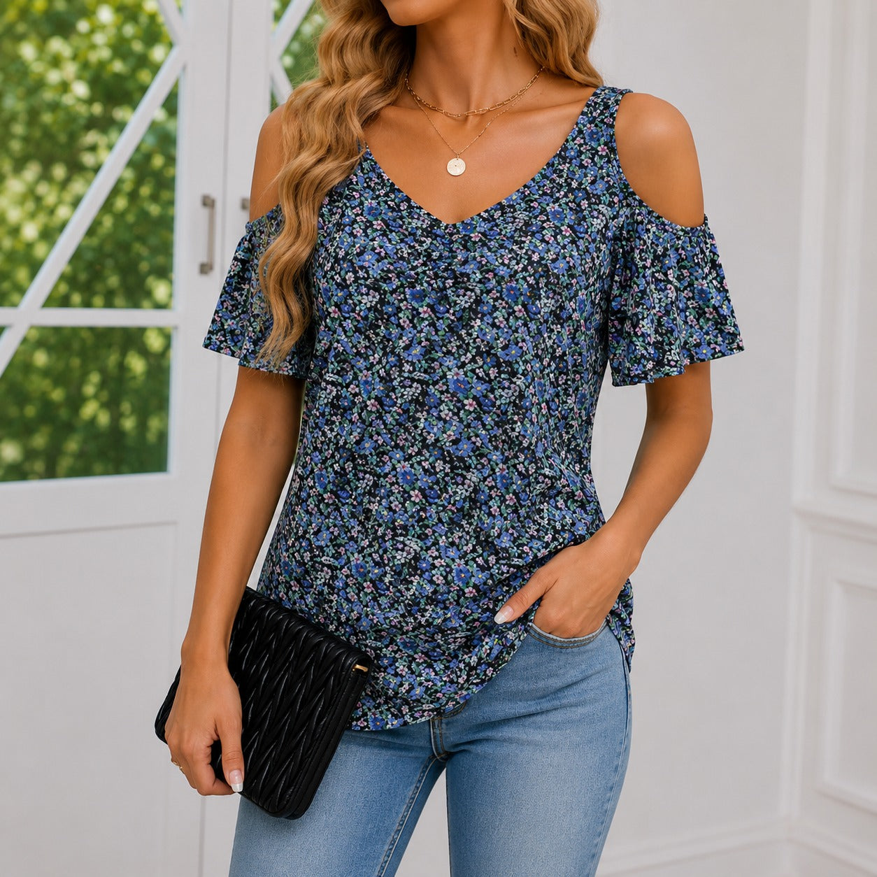Blusa Varella™ con Hombros Descubiertos, Escote V y Frunce Central