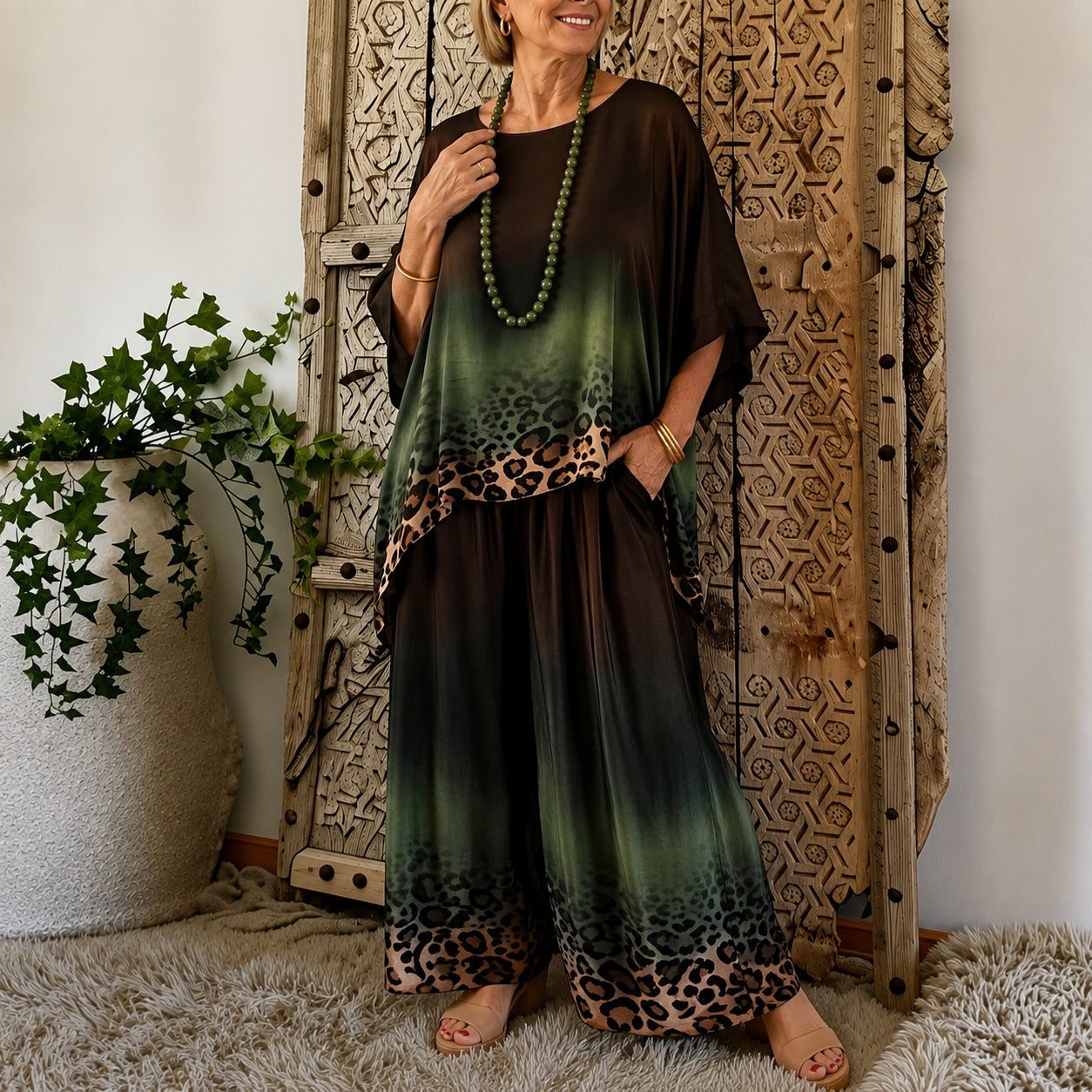 Conjunto Olivia™ con Blusa Asimétrica, Estampado Animal Degradado y Pantalón de Pierna Ancha