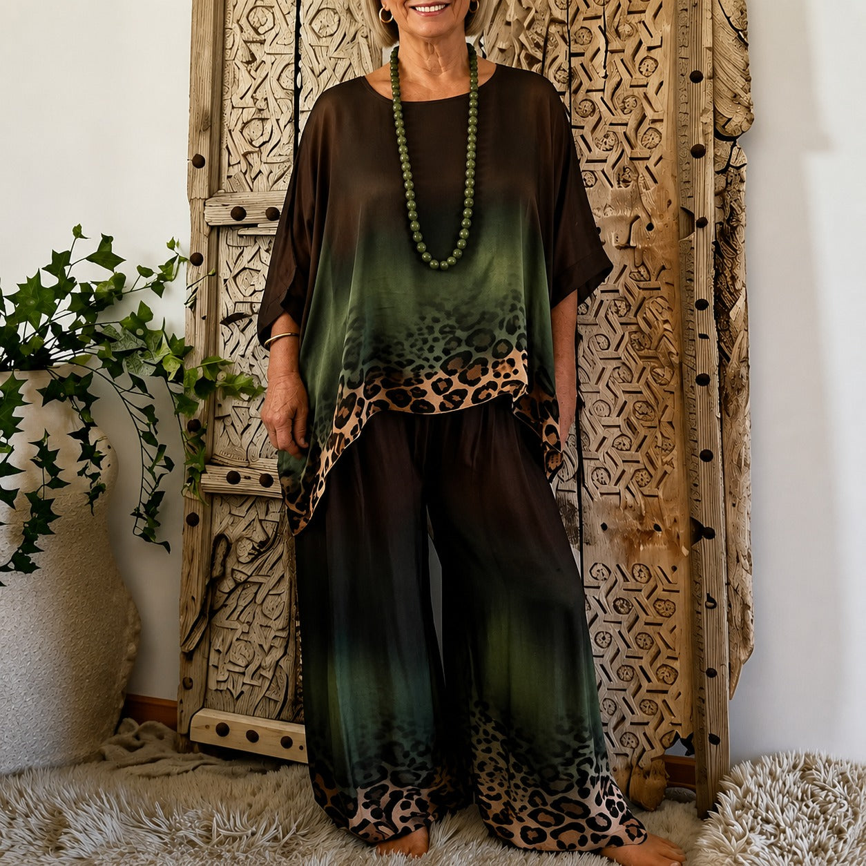 Conjunto Olivia™ con Blusa Asimétrica, Estampado Animal Degradado y Pantalón de Pierna Ancha