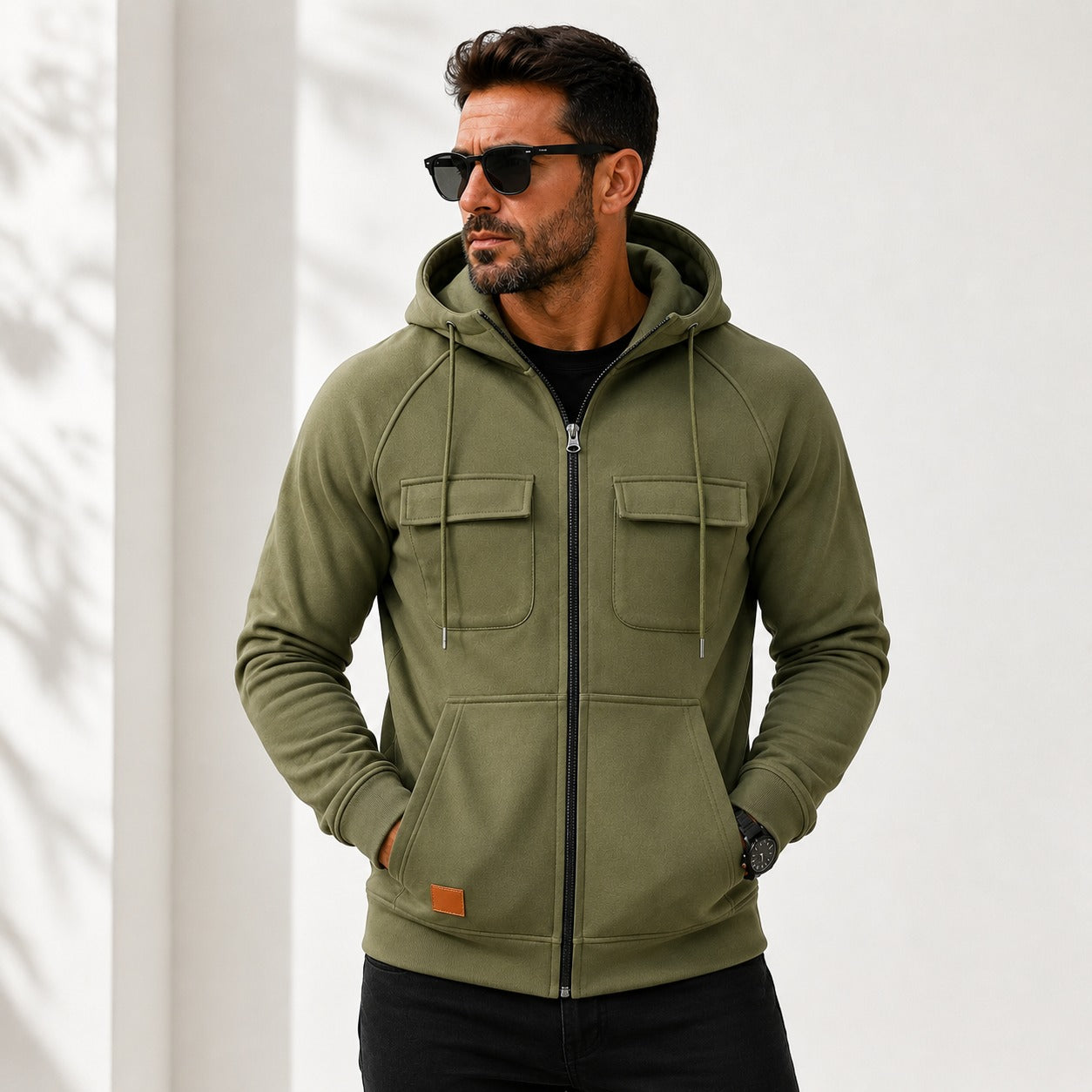 Chaqueta Torren™ con Capucha Ajustable y Bolsillos Frontales con Solapa