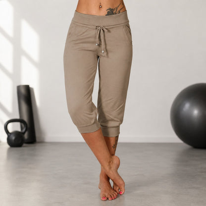 Pantalón Casual Deportivo Alera™ con Largo Capri, Bajo Estructurado y Cintura Ajustable
