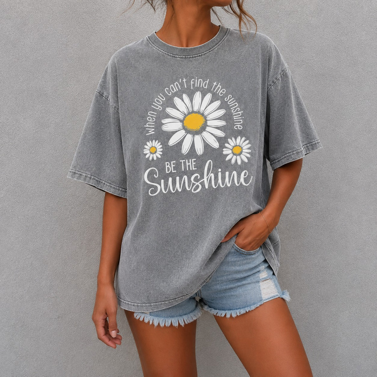 Camiseta Clara™ con Estampa de Margaritas, Lavado Vintage y Cuello Redondo