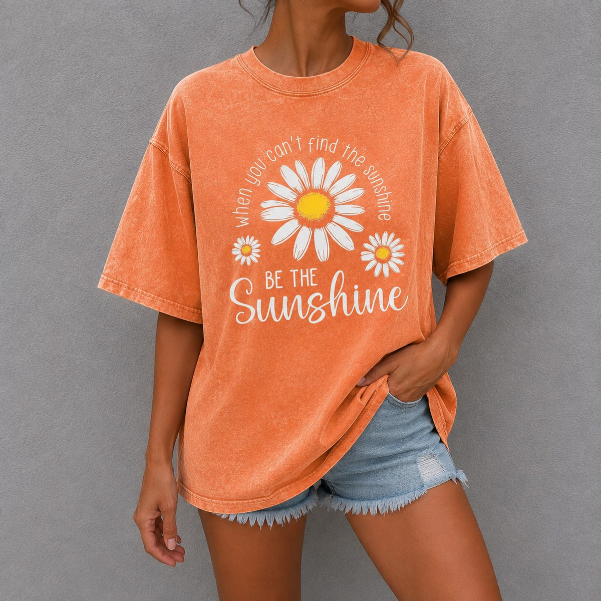 Camiseta Clara™ con Estampa de Margaritas, Lavado Vintage y Cuello Redondo