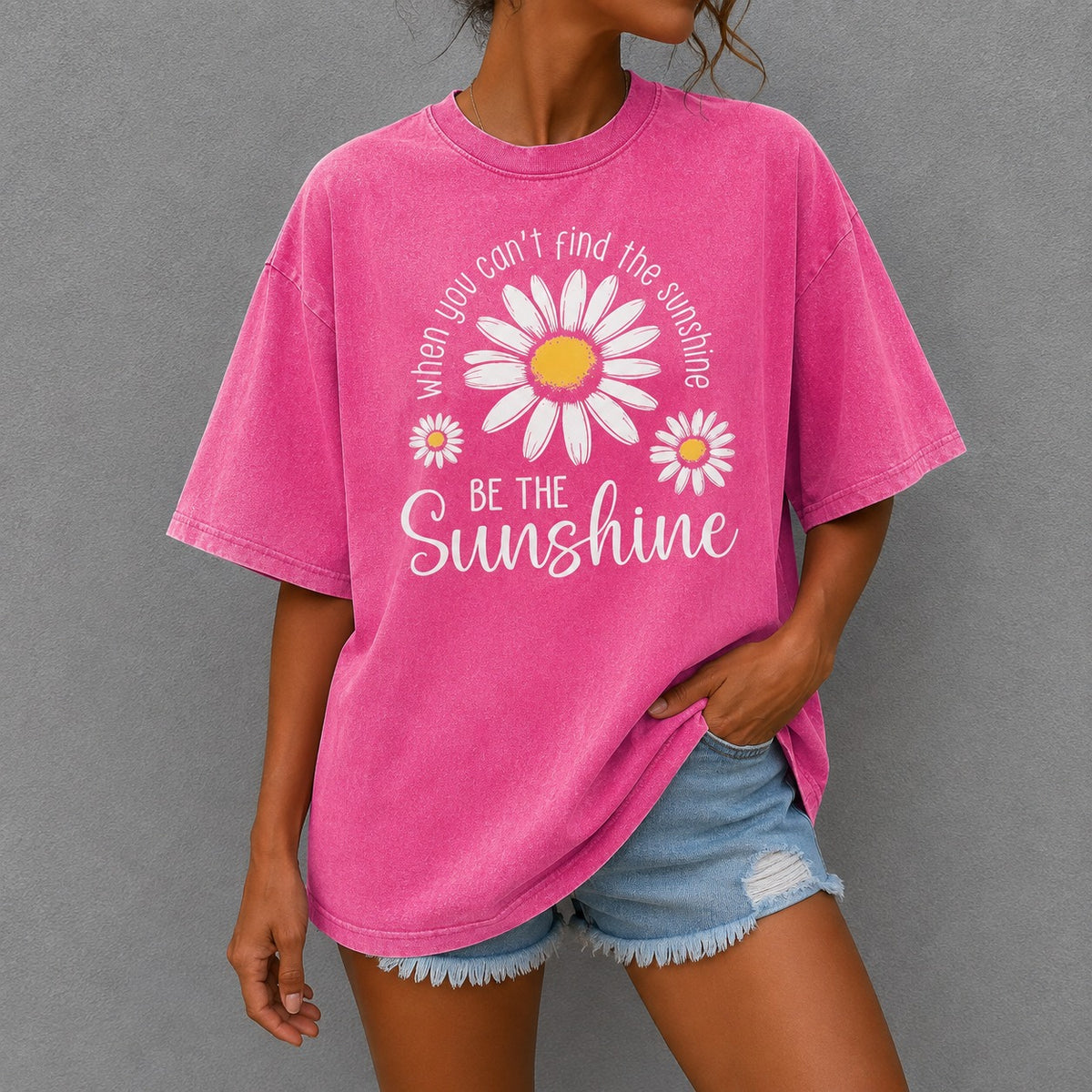 Camiseta Clara™ con Estampa de Margaritas, Lavado Vintage y Cuello Redondo