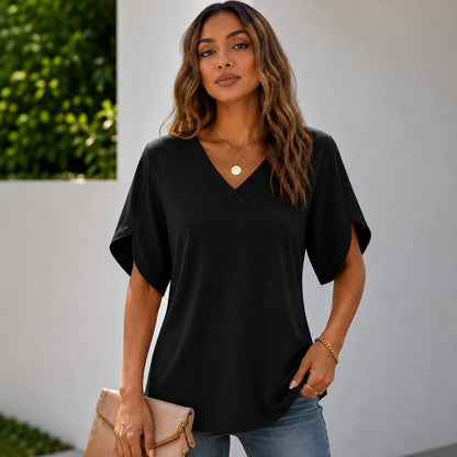 Blusa Ariela™ con Escote en V, Diseño Minimalista y Mangas con Abertura Lateral