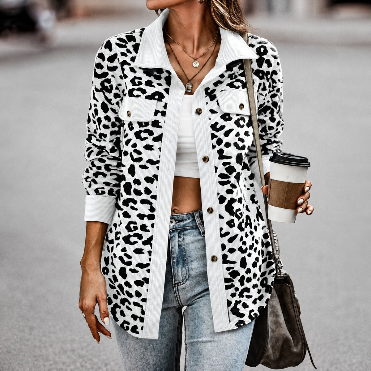 Chaqueta Elena™ con Estampado Animal Print, Bolsillos con Solapa y Botones
