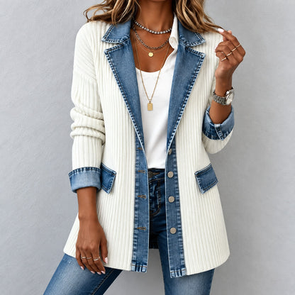Chaqueta Karla™ con Detalles Denim y Botones Frontales