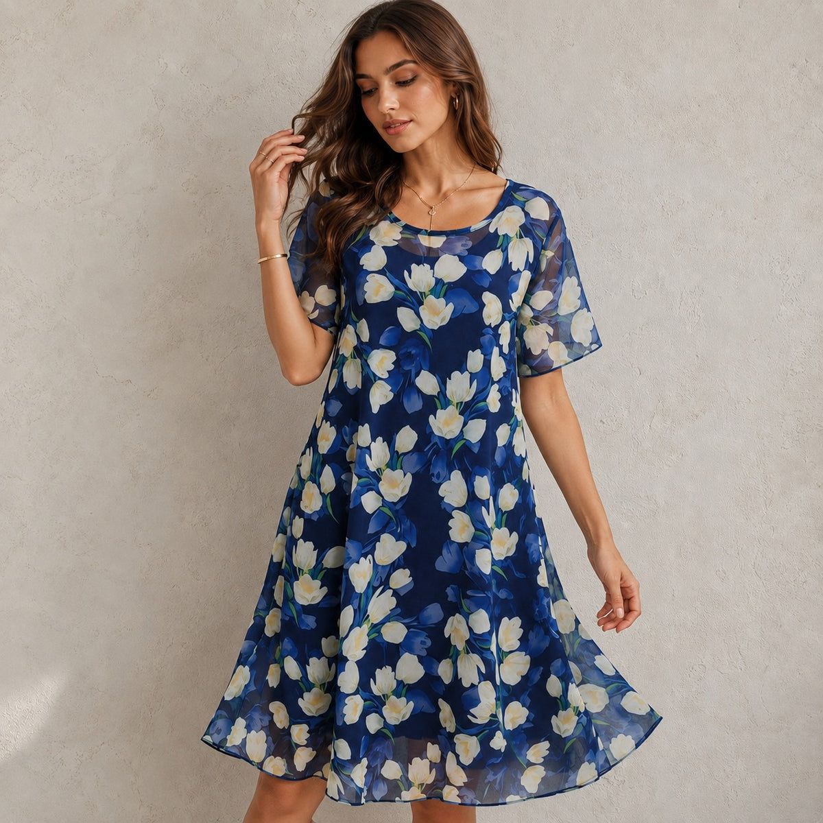 Vestido Cristina™ con Estampado Floral y Escote Redondo